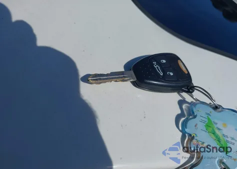 2010 Chrysler Sebring Limited z USA, uszkodzony, nr VIN 1C3CC5FB9AN233751